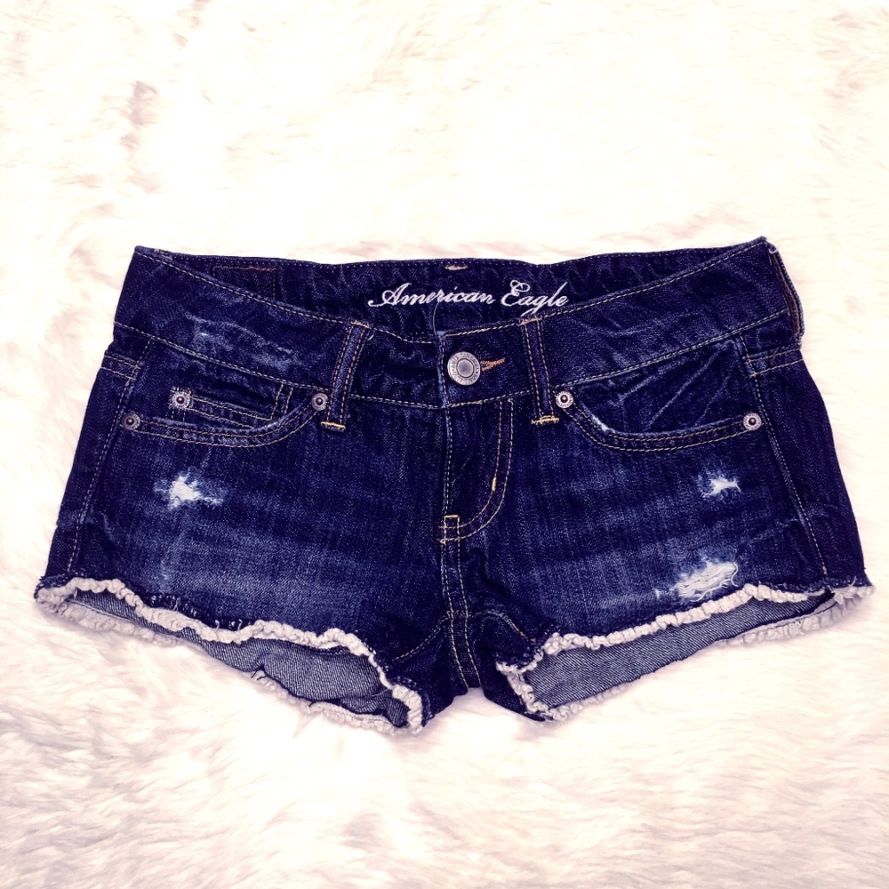 AE Distressed Dark Wash Lace Hem Shorts Size 00